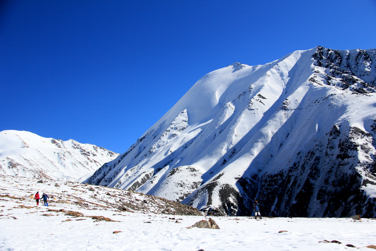 青海门源岗什卡雪峰藏族神山海拔5200米有幸去朝拜上到了海拔五千米