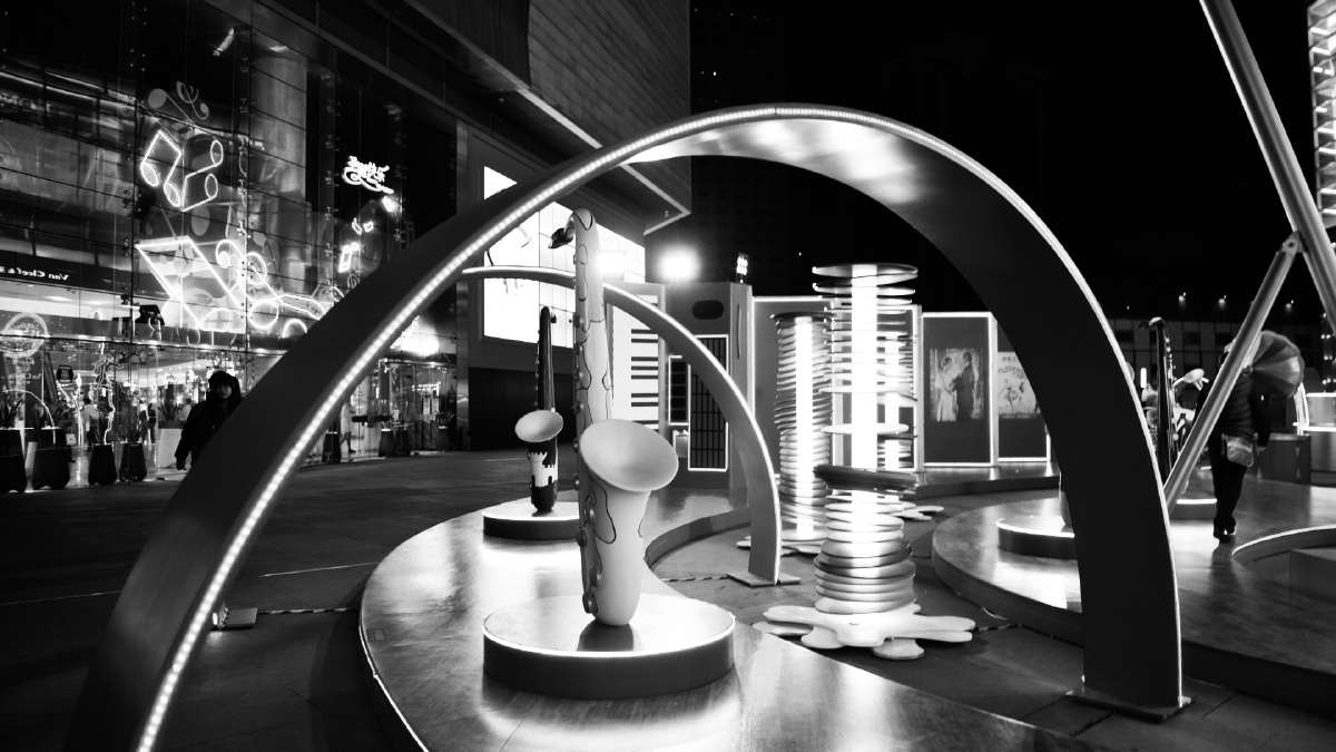 喧嚣世界的孤儿