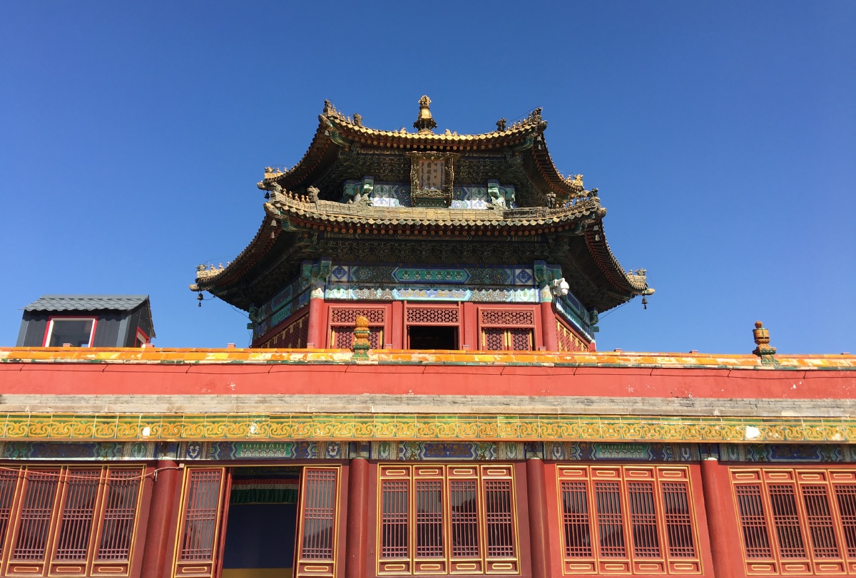 外八庙 是河北省承德市承德避暑山庄八座藏传佛教寺庙的总称.先后于清