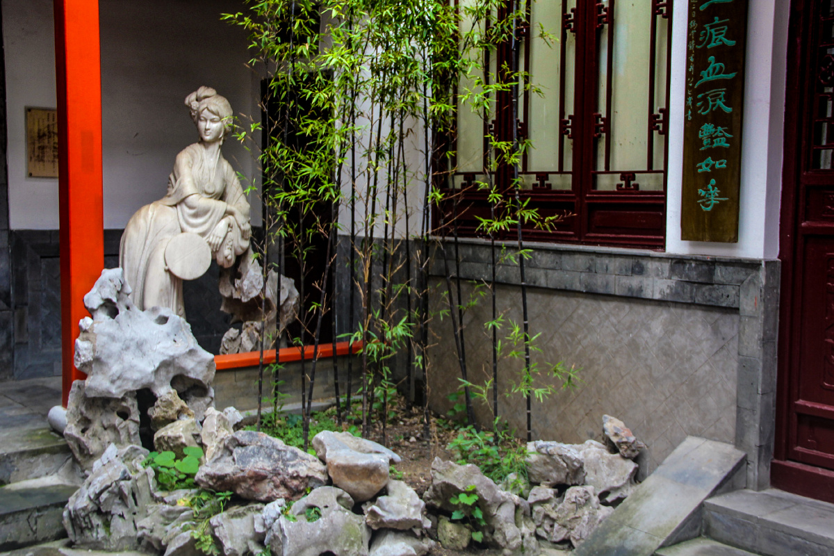 李香君馆又名李香号香扇坠原姓吴南直隶苏州今江苏苏州人与马湘兰顾