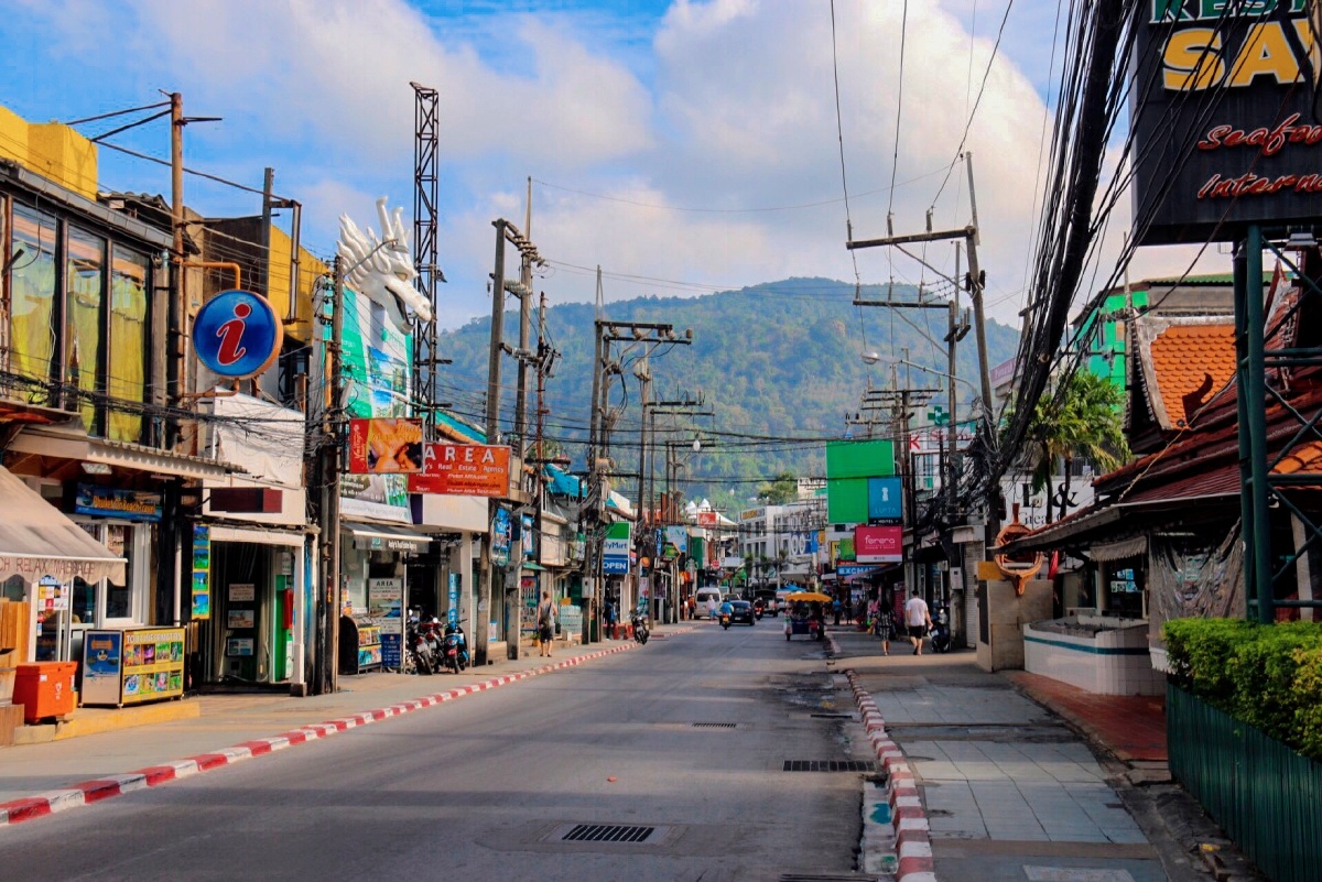 邦古拉街是泰国普吉岛巴东海滩上的酒吧一条街