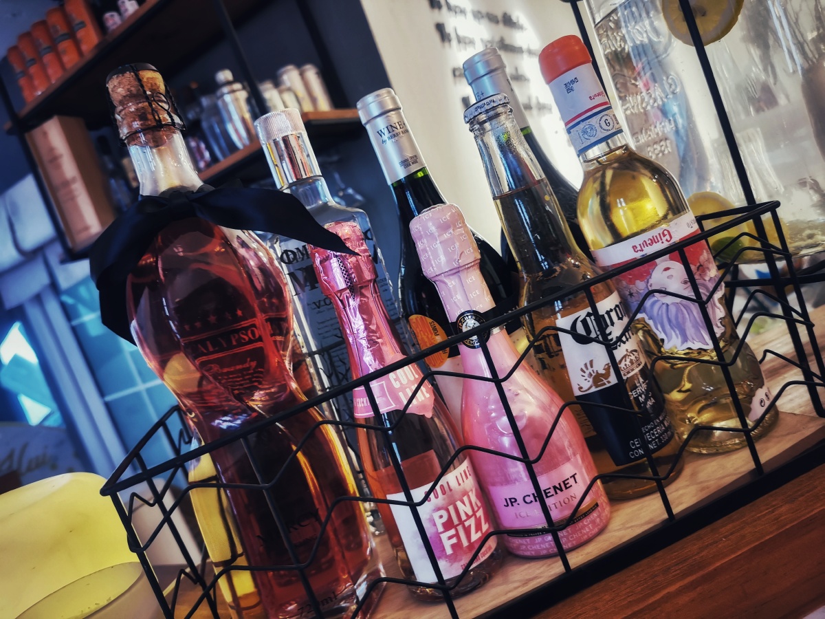 朋友的小酒吧小酌一下微醺挺好的