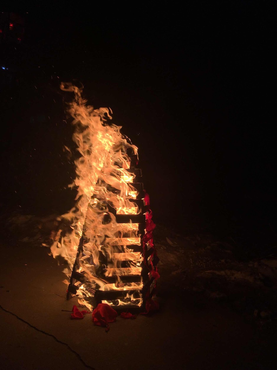 山西太原习俗烧旺火