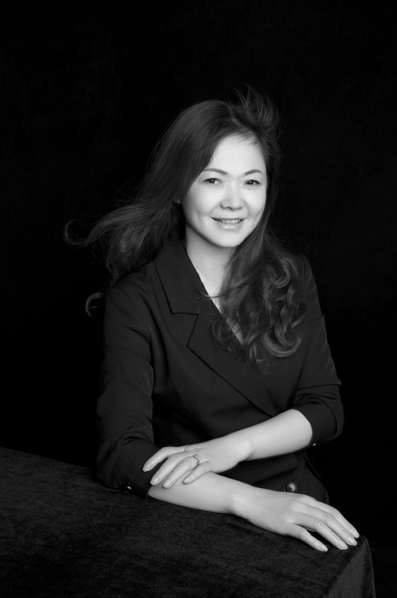 黑白肖像四十岁的女人也可以很美