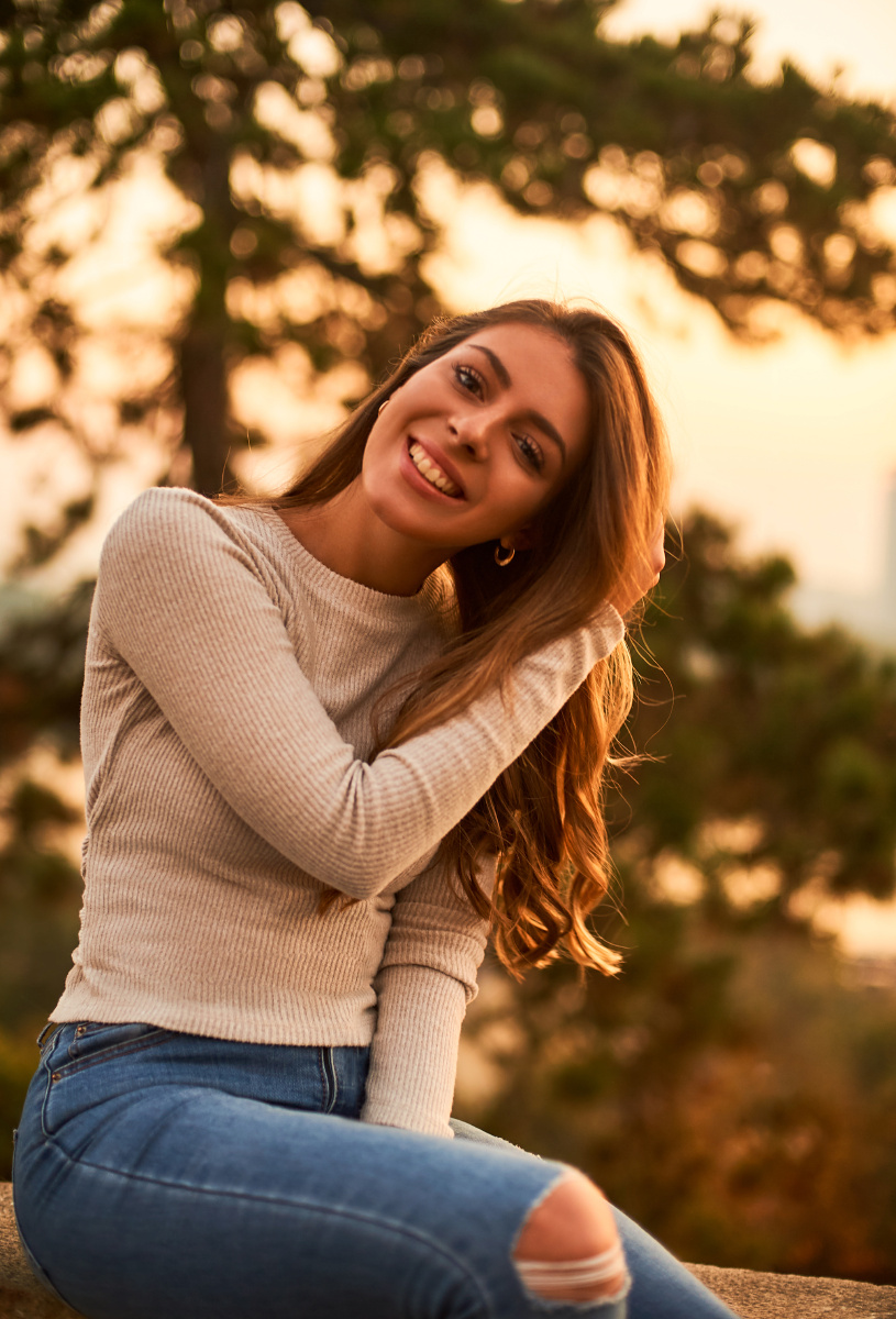 夕阳西下塞尔维亚女孩