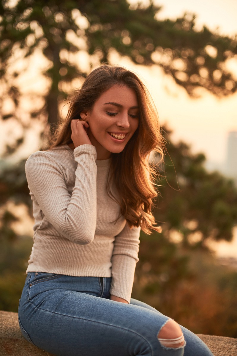 夕阳西下塞尔维亚女孩
