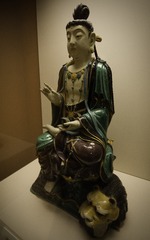 明代三彩菩萨坐像
