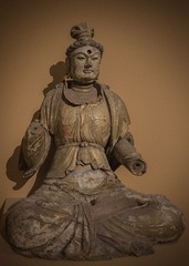 宋代彩绘木雕菩萨坐像