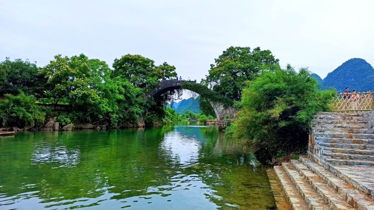 阳朔遇龙河漂流竹筏富里桥