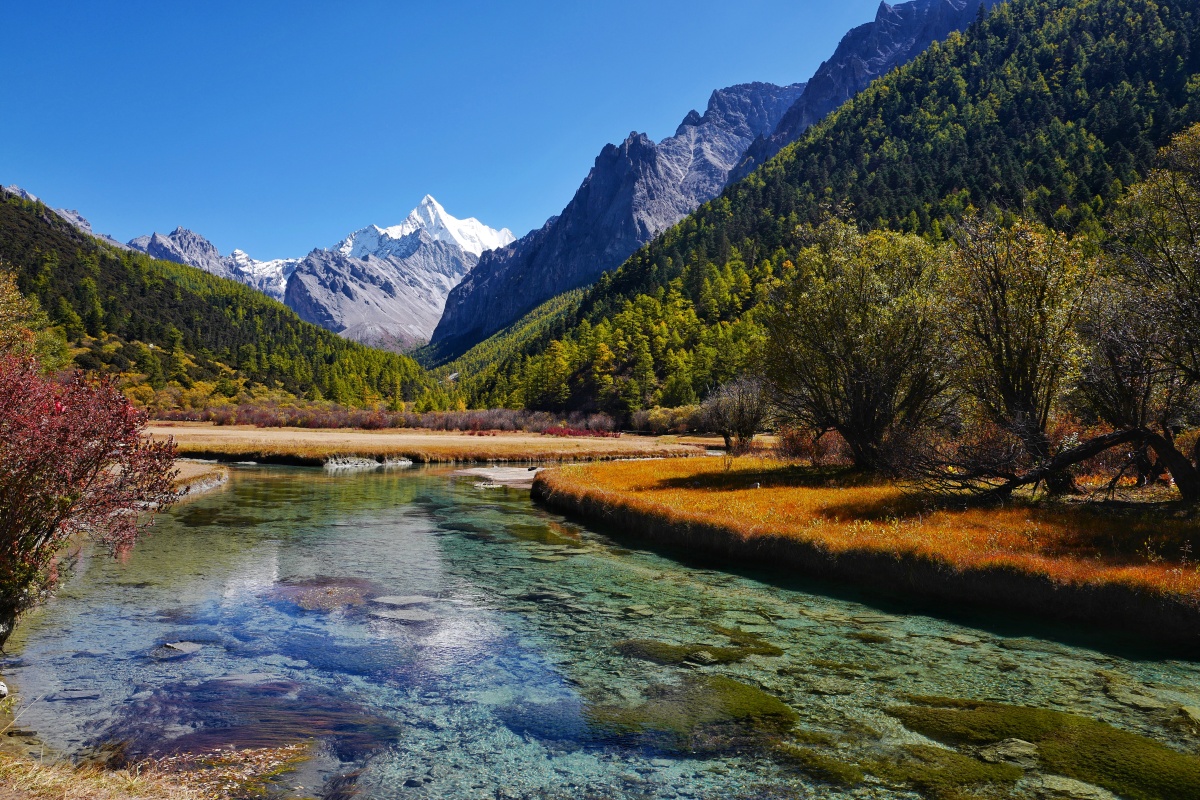 秋天的稻城亚丁,是最美的