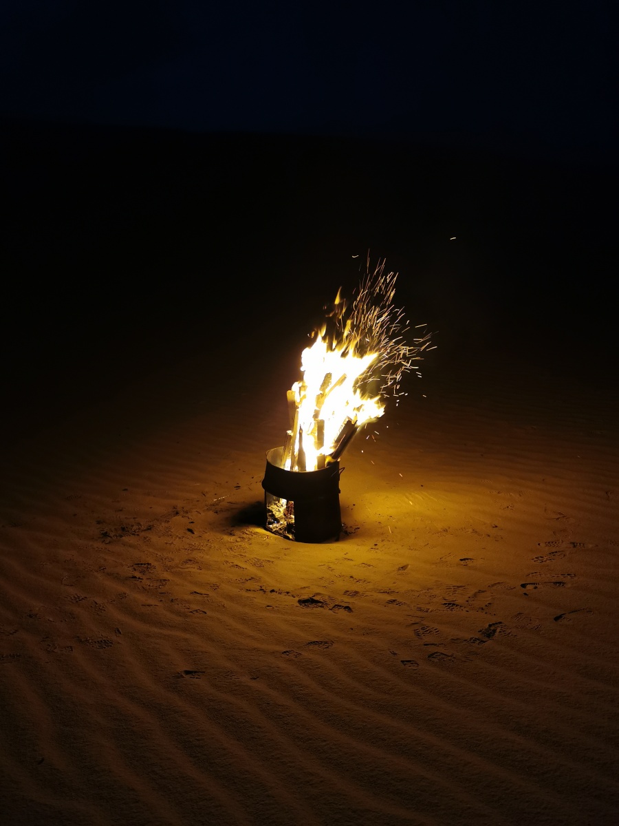 沙漠篝火