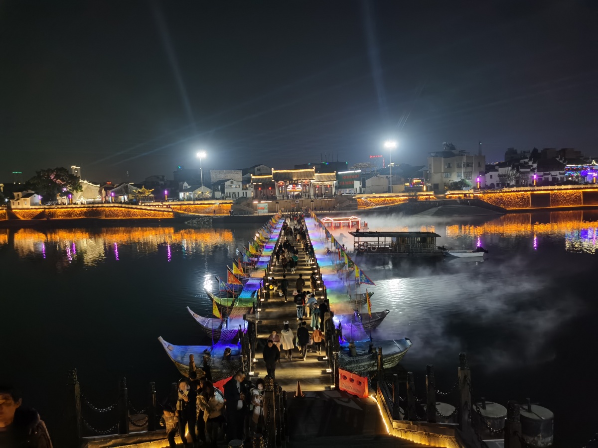 义乌佛堂的超美灯光秀