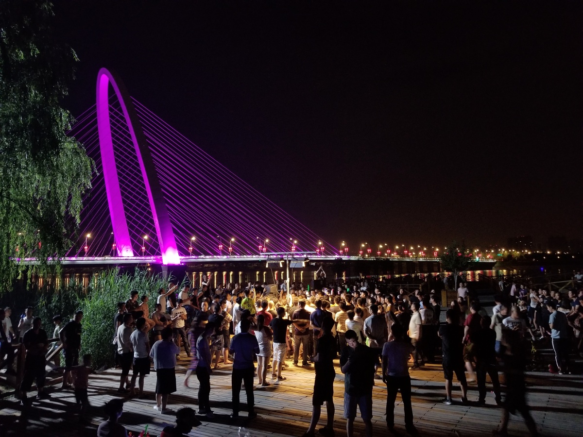 快手网红木森每晚12点后海直播