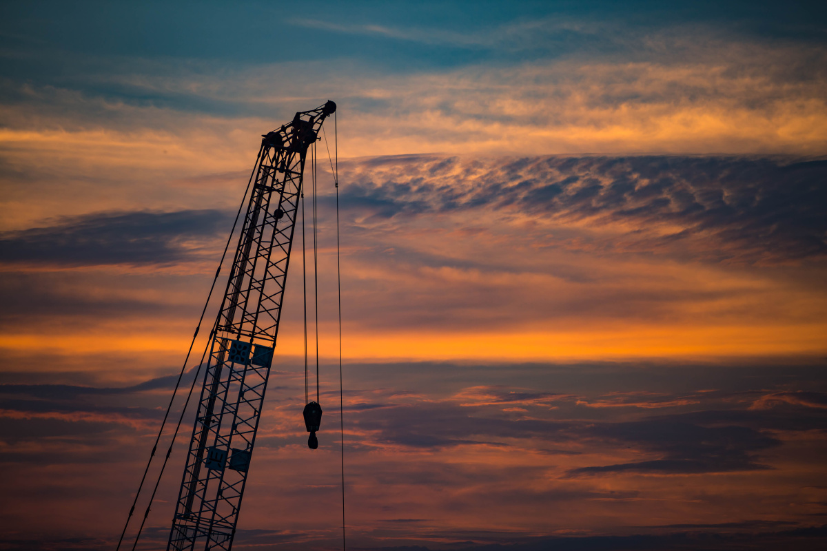 长臂吊机建设美好城市