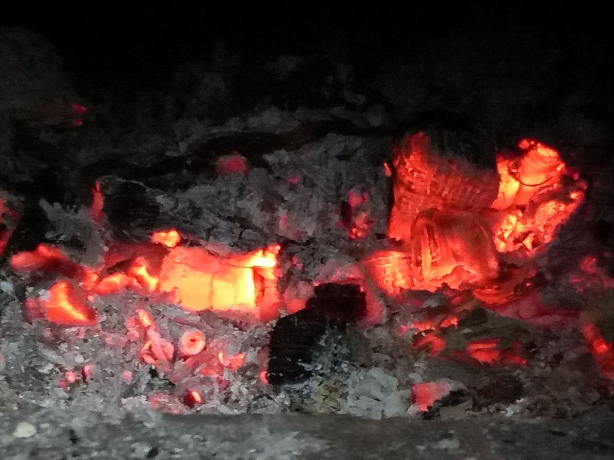 灶火炭