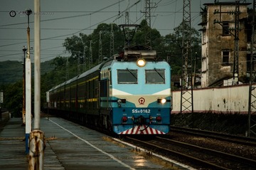 183577
