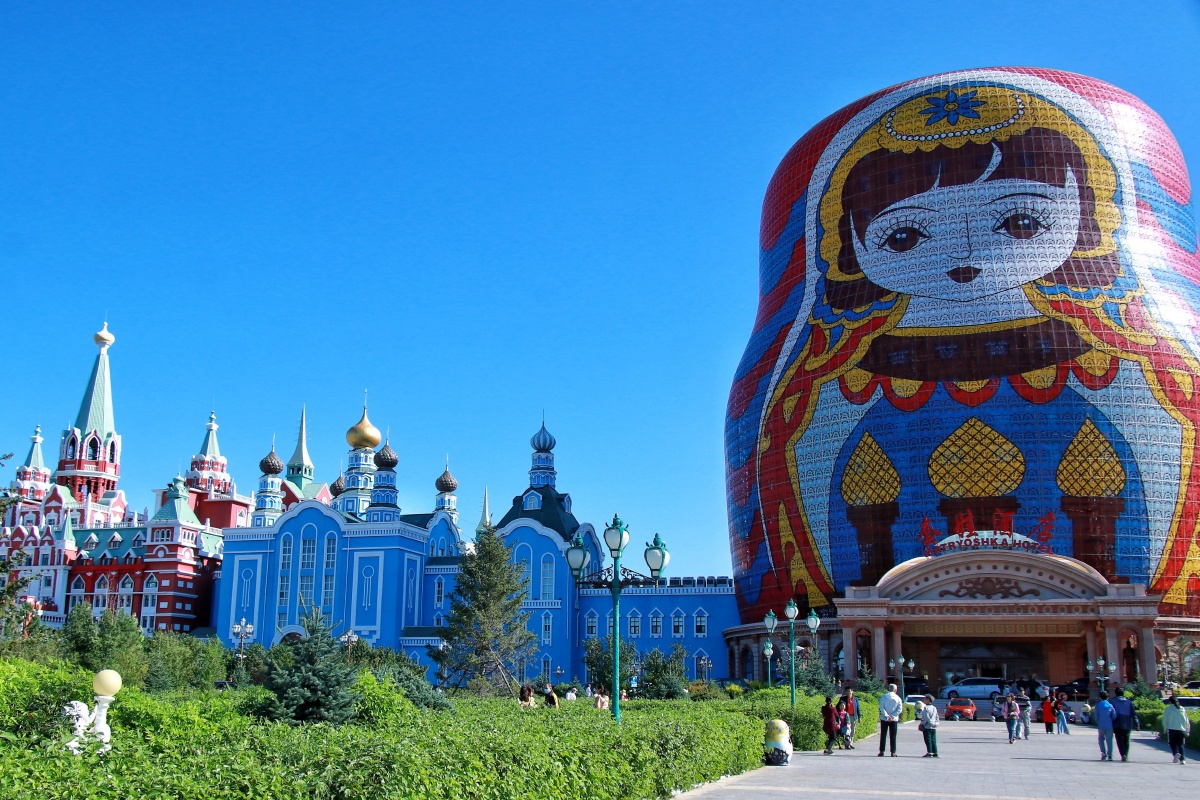 俄罗斯套娃广场吉尼斯世界纪录世界最大的俄罗斯套娃酒店及周边建筑