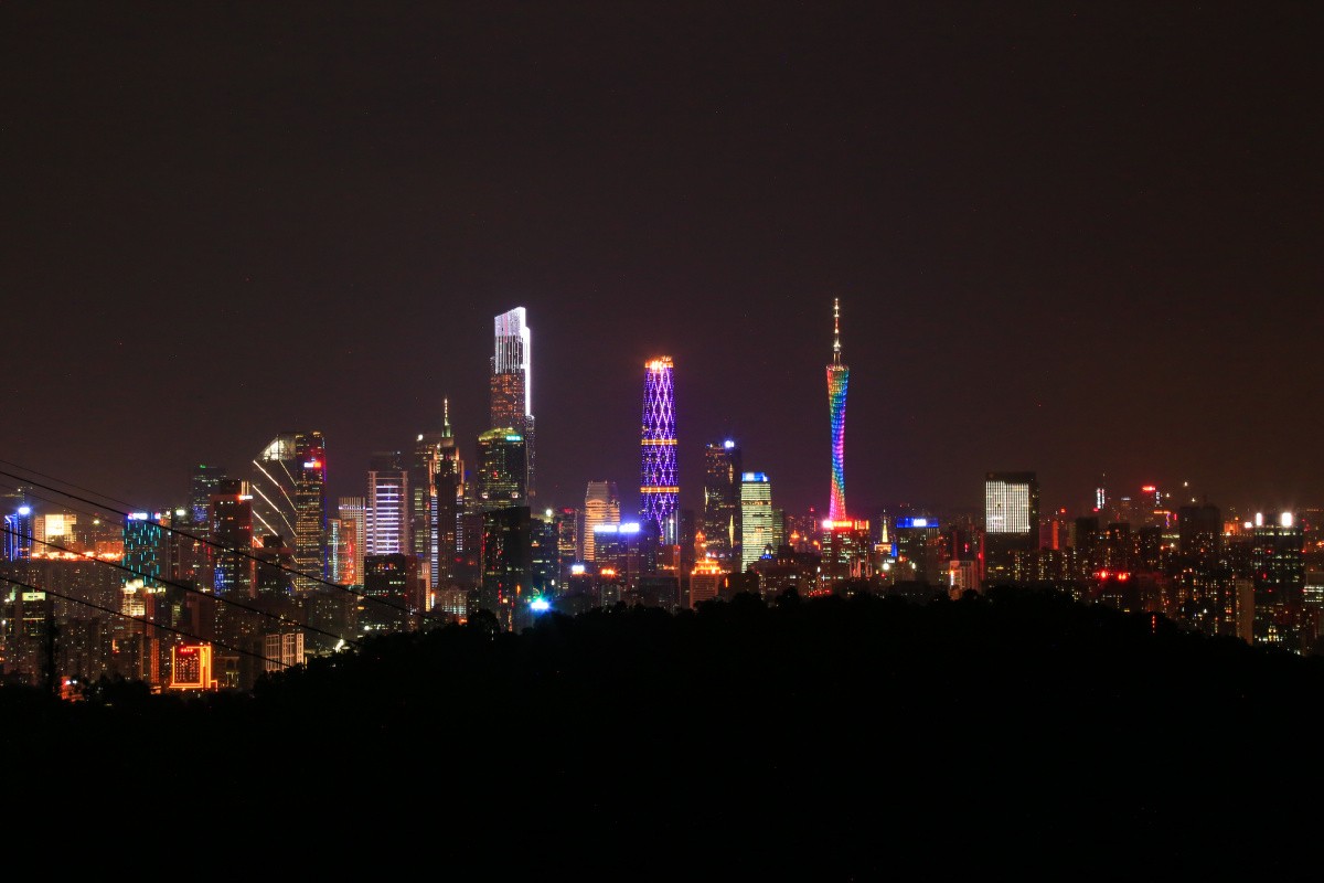 建军节晚上拍摄了一组夜景希望大家喜欢在广州白云山山顶广场拍摄