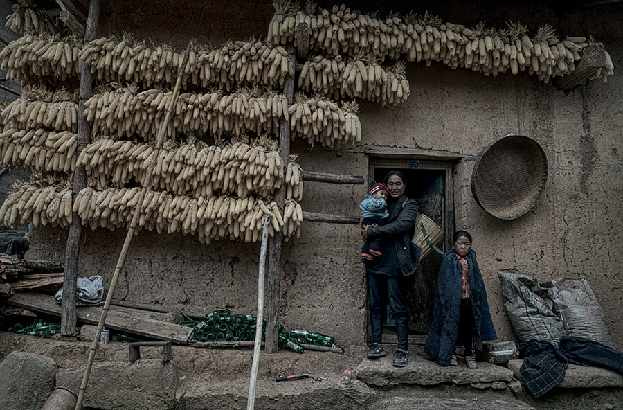 精准扶贫前的大凉山—593