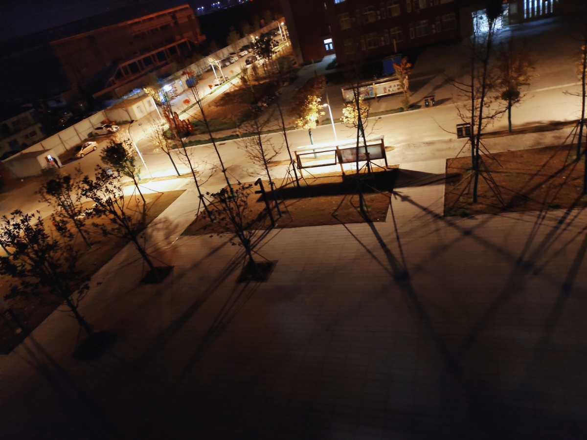 学校的夜晚啊嘿嘿0202