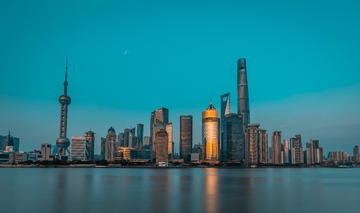 458030