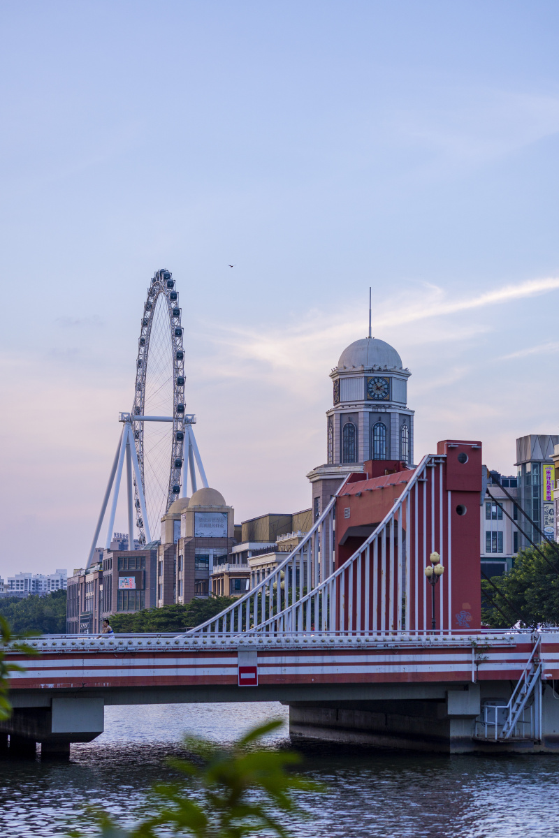 中山市岐江桥,兴中广场,幻彩摩天轮.