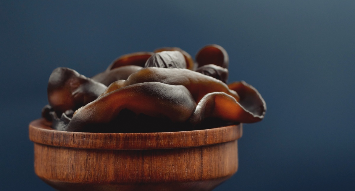 云南梁冠黑厚木耳