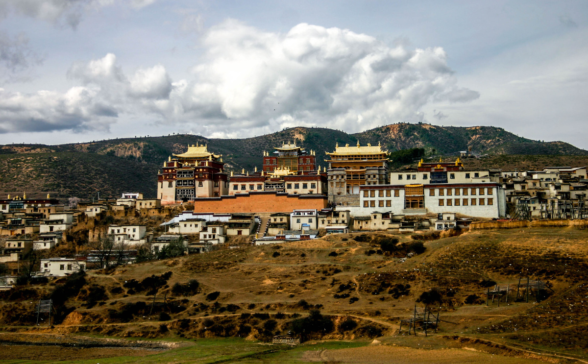 松赞林寺云南省规模最大的藏传佛教寺院也康区有名的大寺院之一