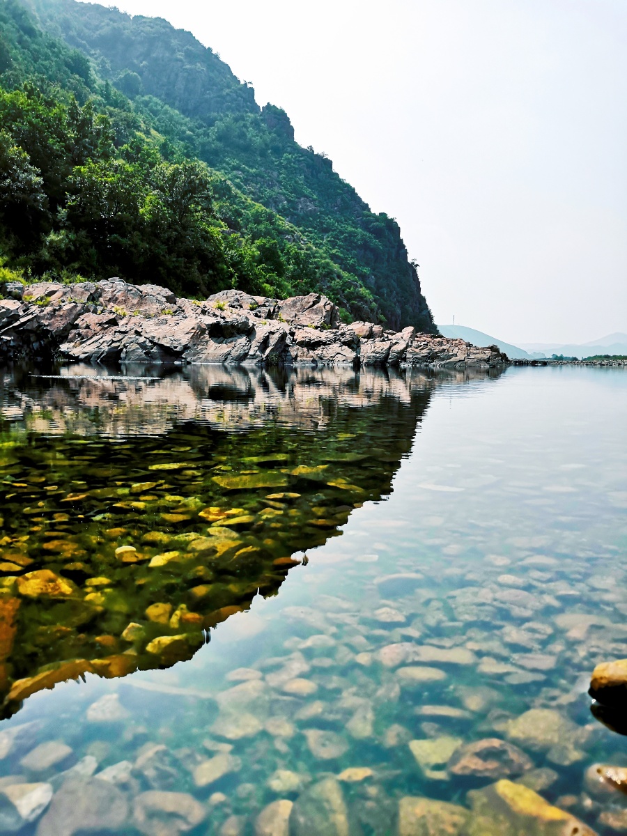 山青,水清,天轻.