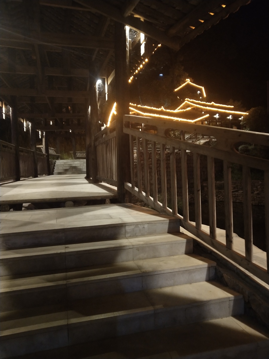 思南兽王山夜景