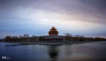 阴郁气质的角楼