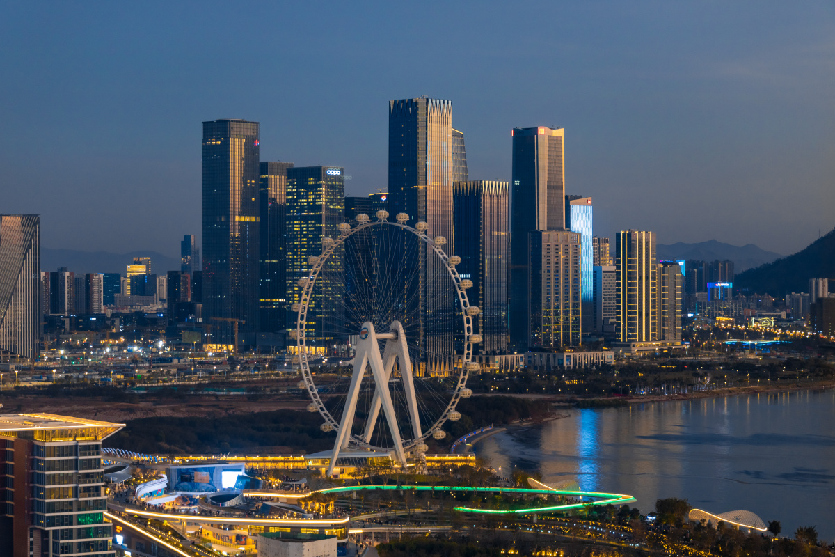 深圳前海欢乐港湾湾区之光摩天轮