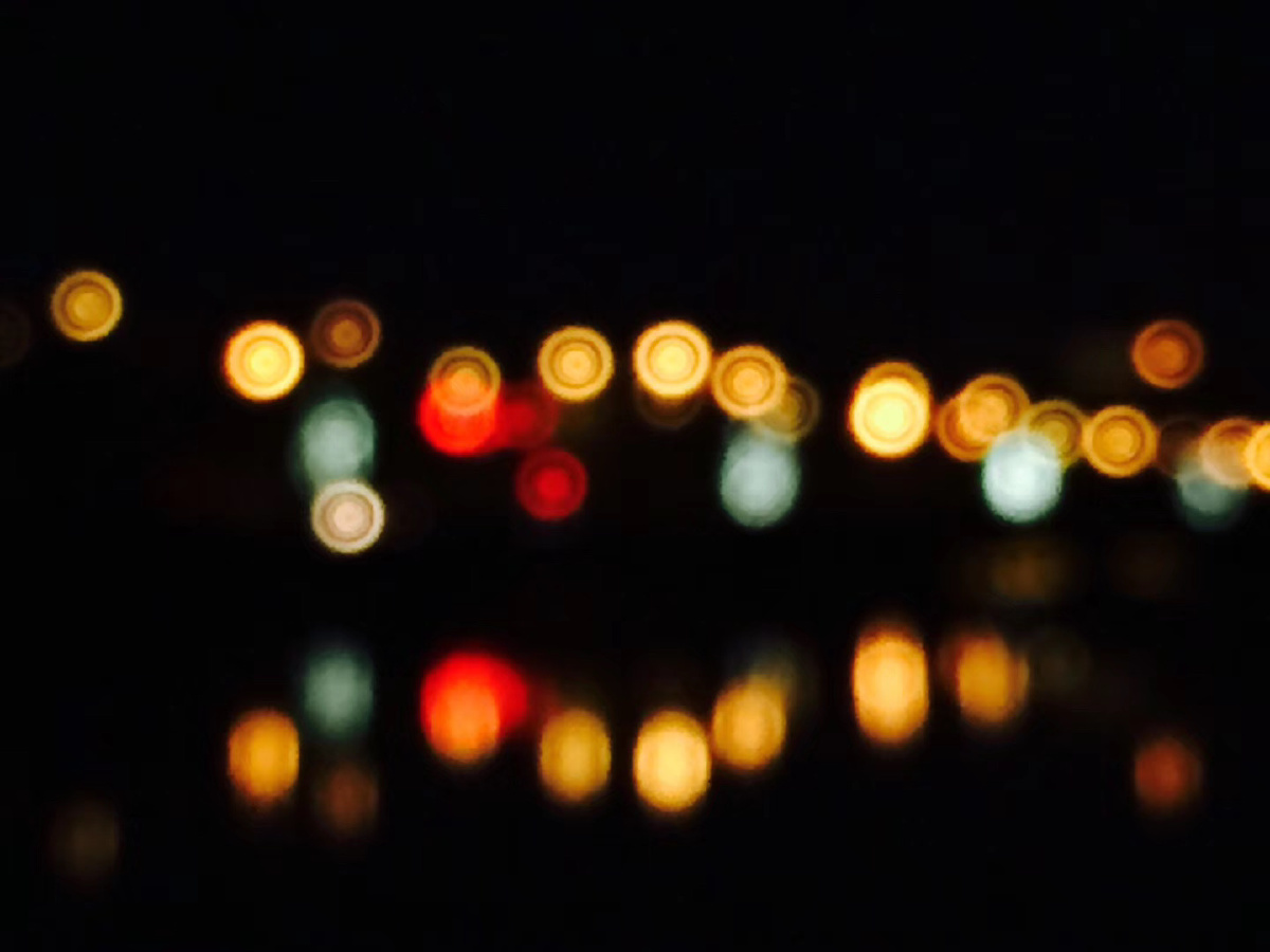 霓虹灯夜晚下的思念