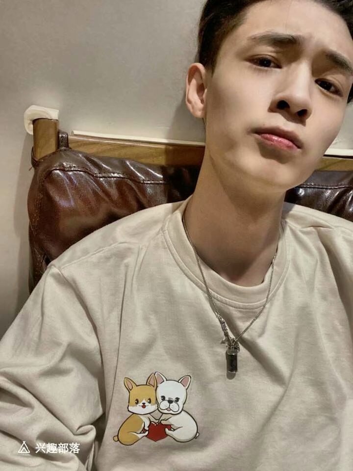 这么好康的老秦真的不要一只吗哎我怎么想发他们丑照