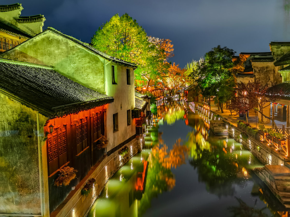 江南古镇乌镇西塘同里和南浔也许我们都来自不同的城市从事着不同的