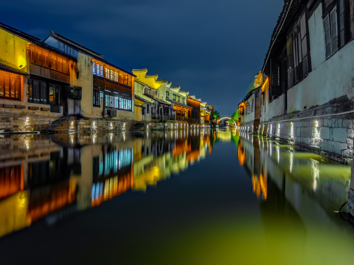 江南古镇乌镇西塘同里和南浔也许我们都来自不同的城市从事着不同的