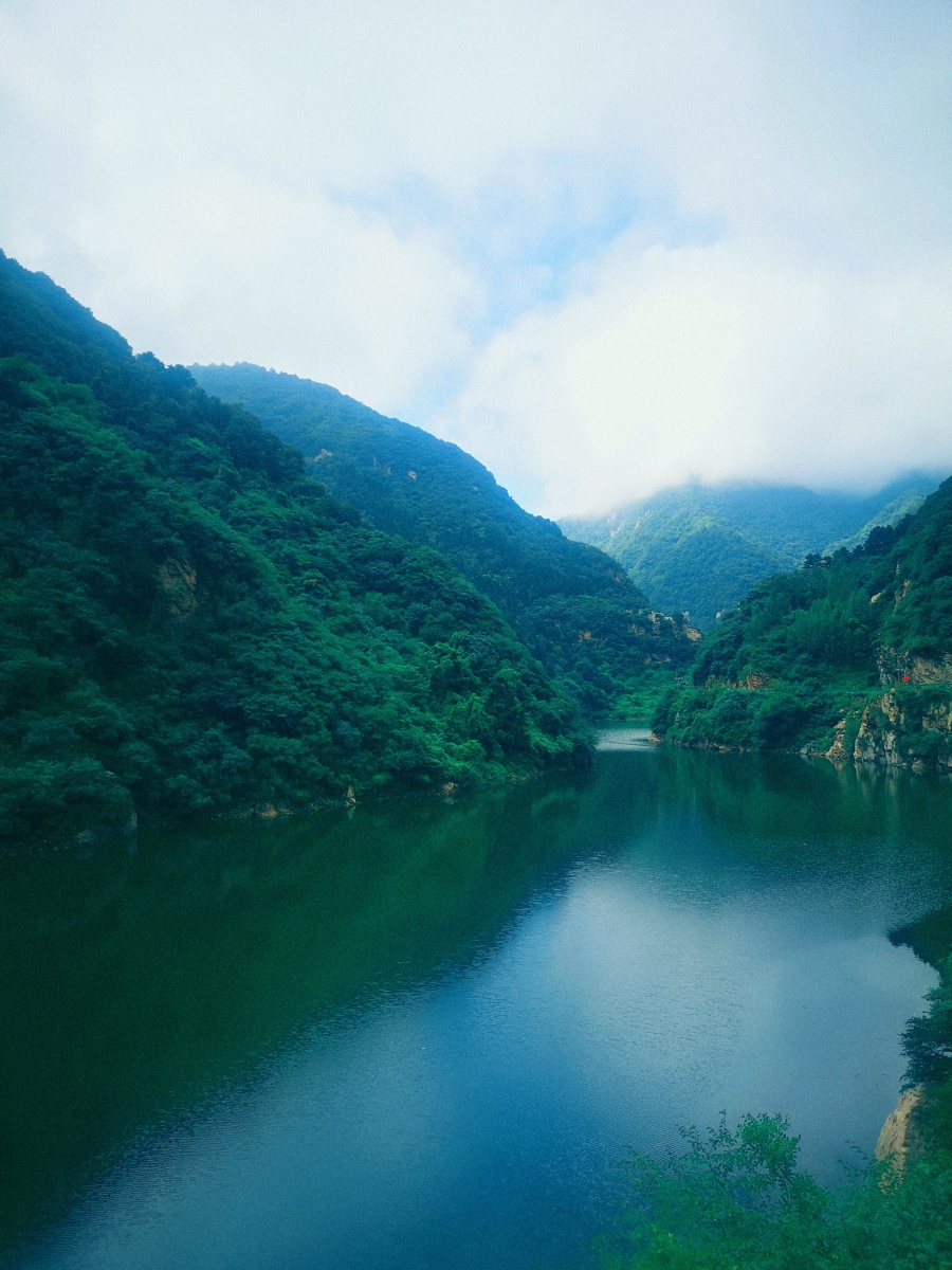 秦岭小峪水库你来请保护好环境你不来就让它安静的变美