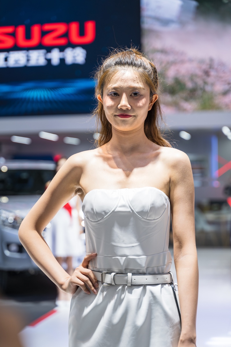 2021粤港澳大湾区车展的美女们