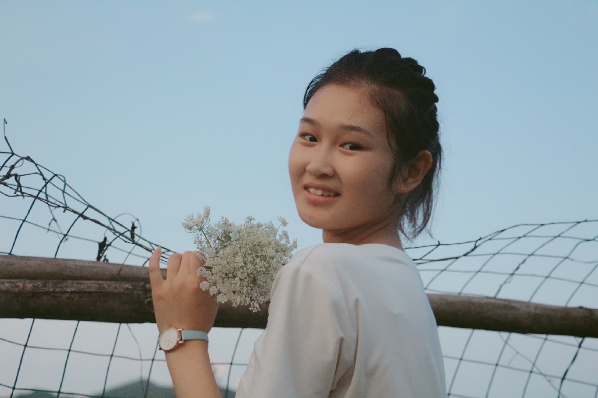 下班带了几个八年级小姑娘爬山,听说这是那个最好看的,初恋脸呀