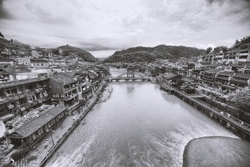 _18Y0761