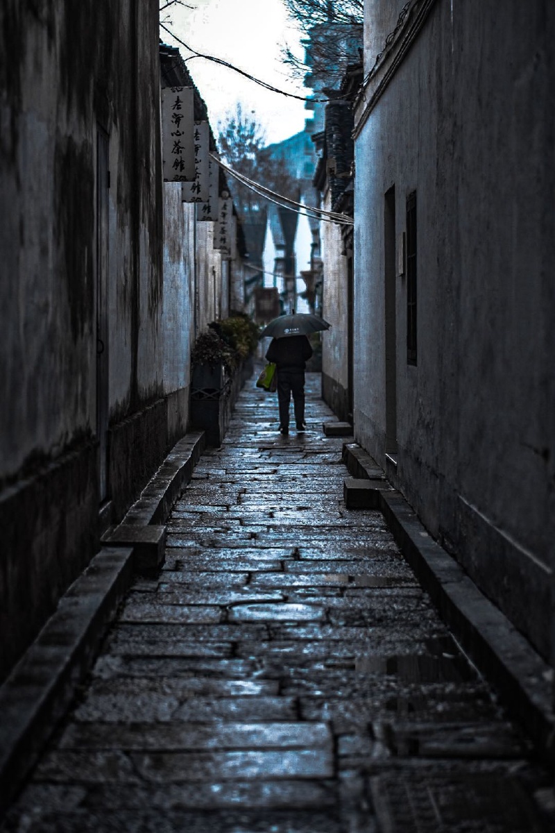 雨后小巷