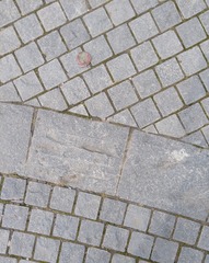 622436