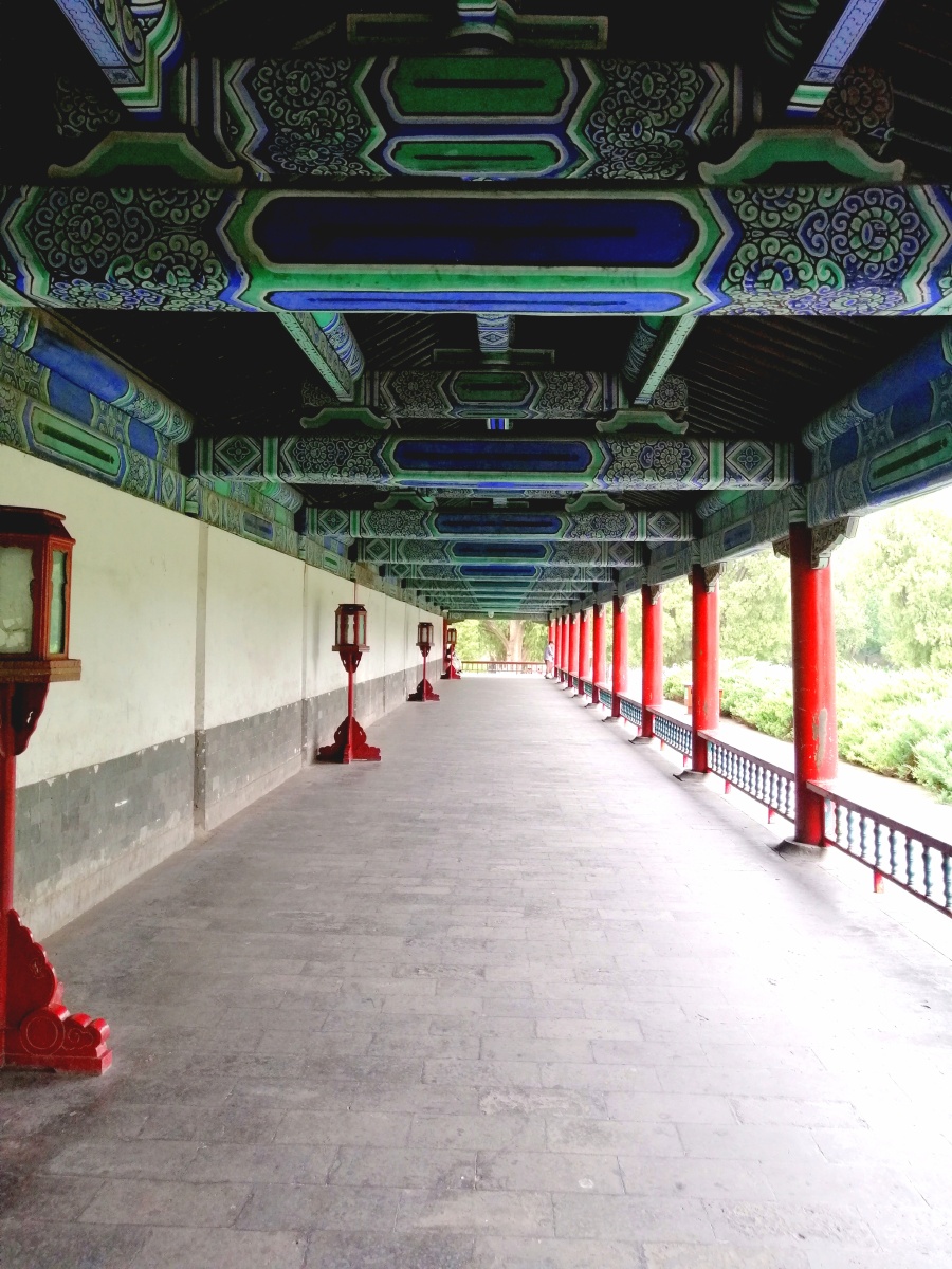 庭轩寂寂转回廊摄于天坛公园长廊