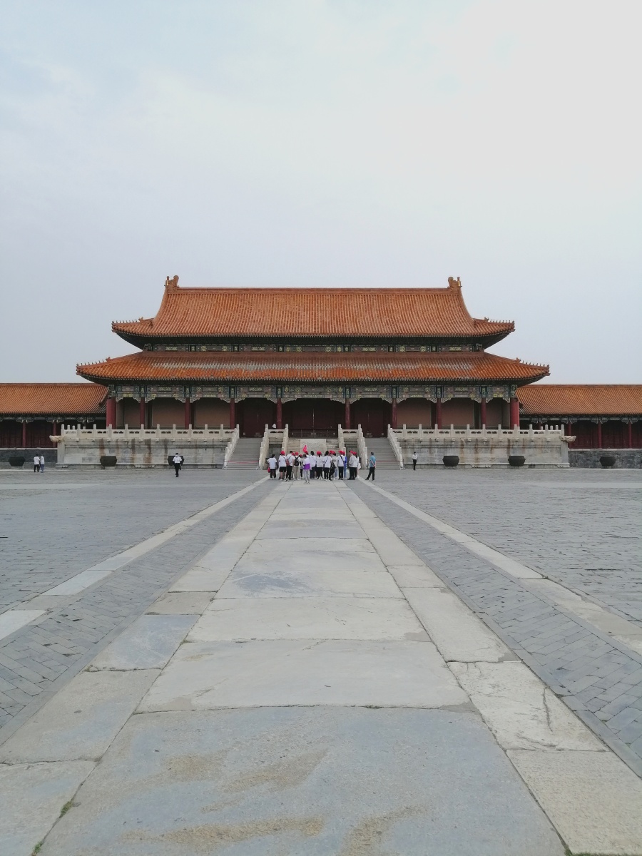 绵延的御道摄于太和殿前广场甬道正中