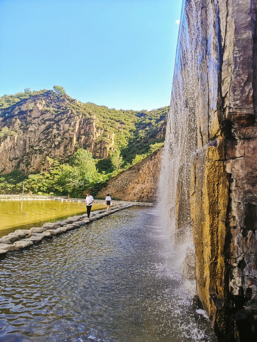 桑干河景区飞瀑峡水帘洞