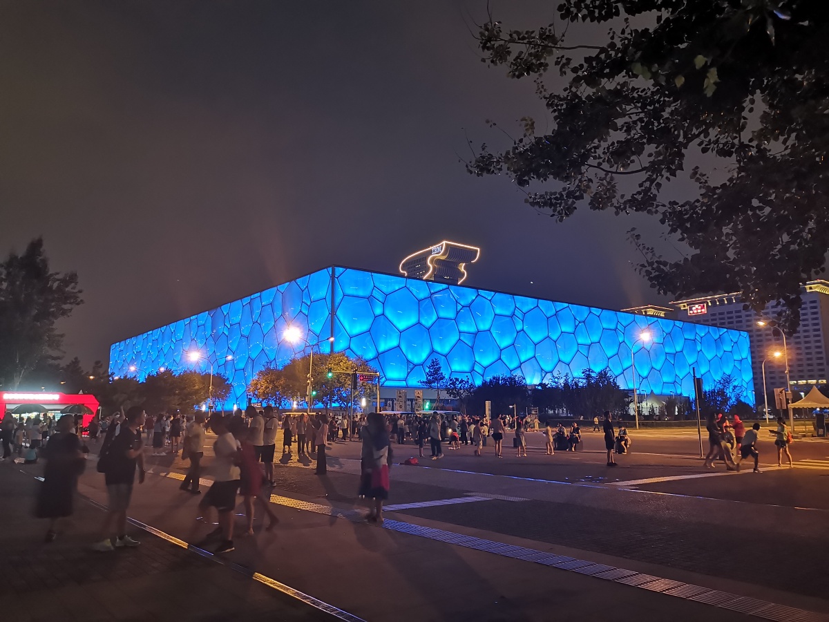 夜色下的水立方