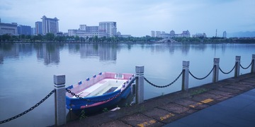 1040477