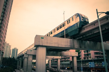 431273