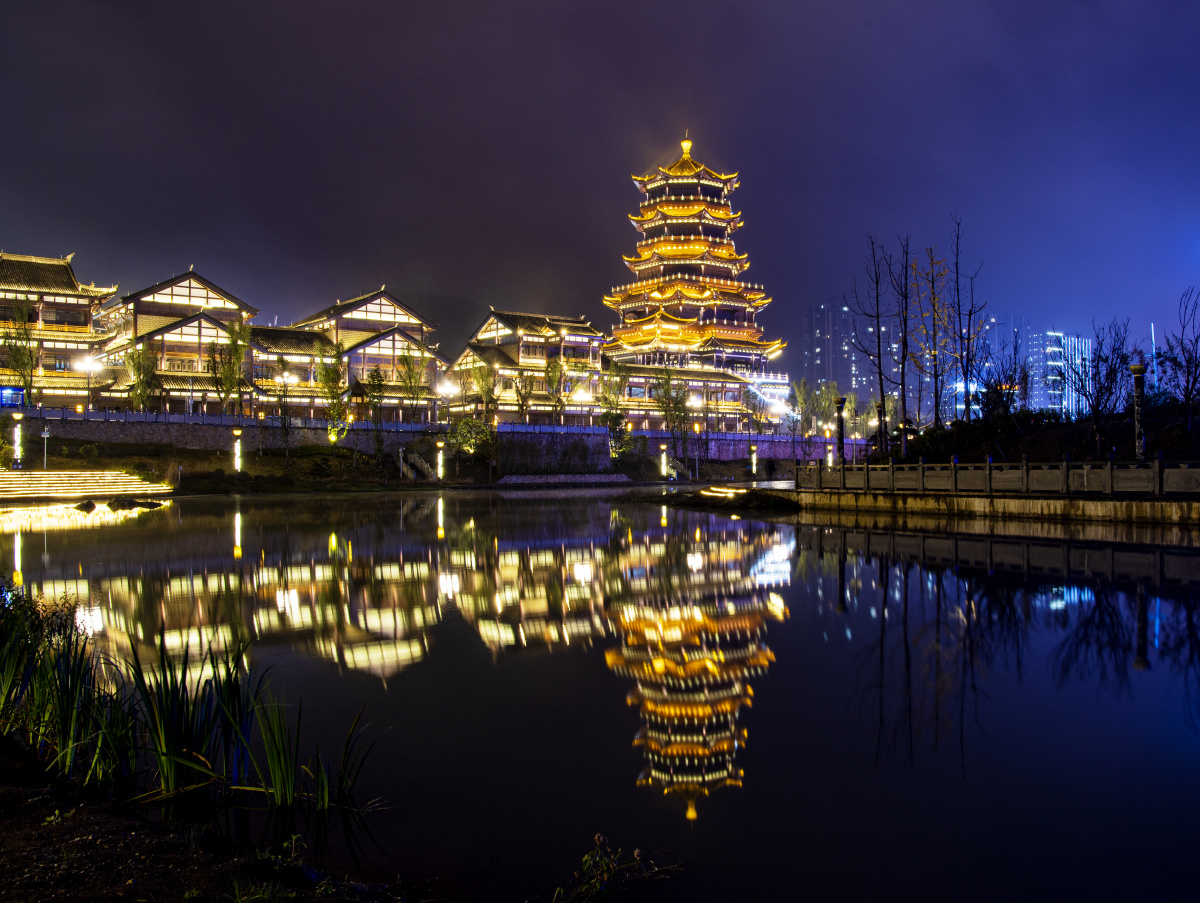 织金县宝桢湖夜景