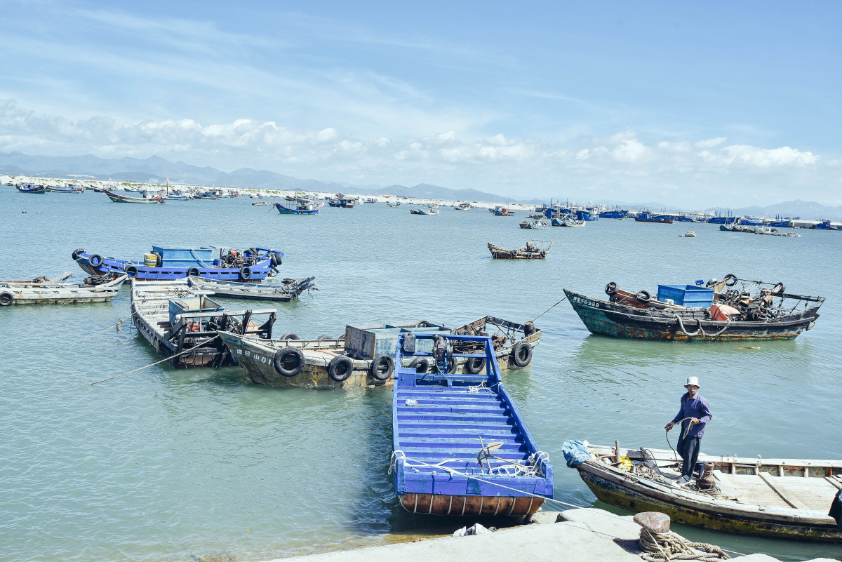 漳浦六鳌‖开着房车去渔港不是开渔期,去晚了,人都散了,遗憾.